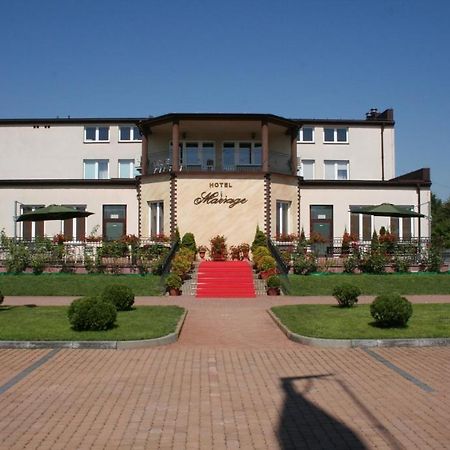 Hotel Mariage Włoszczowa Exteriör bild
